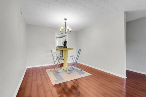 Condo in Orlando, Florida, 2 bedrooms  № 1877482 - photo 9