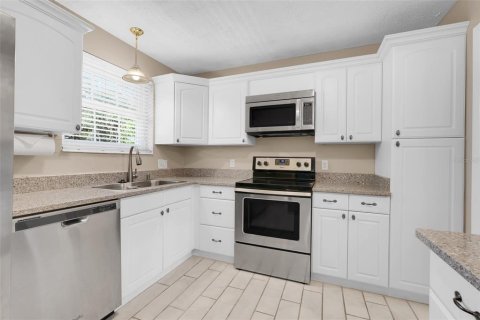 Condo in Orlando, Florida, 2 bedrooms  № 1877482 - photo 12