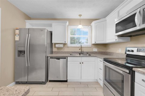 Condo in Orlando, Florida, 2 bedrooms  № 1877482 - photo 13