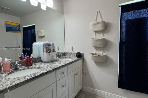 Villa ou maison à vendre à Cape Coral, Floride: 4 chambres № 1698395 - photo 12