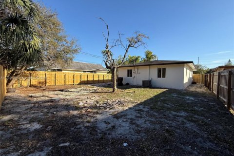 House in Fort Lauderdale, Florida 3 bedrooms, 109.25 sq.m. № 1811707 - photo 6