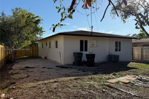 House in Fort Lauderdale, Florida 3 bedrooms, 109.25 sq.m. № 1811707 - photo 8