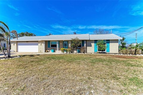 House in Holmes Beach, Florida 2 bedrooms, 139.91 sq.m. № 1716619 - photo 9