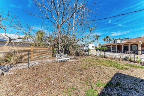 House in Holmes Beach, Florida 2 bedrooms, 139.91 sq.m. № 1716619 - photo 26