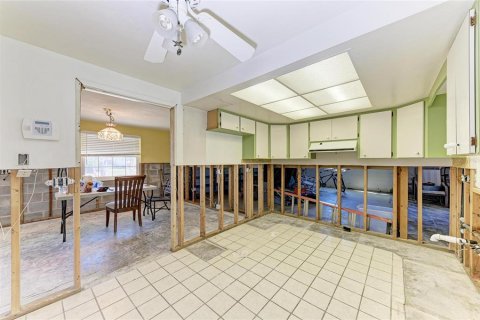 House in Holmes Beach, Florida 2 bedrooms, 139.91 sq.m. № 1716619 - photo 17