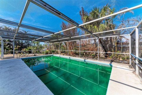 House in Holmes Beach, Florida 2 bedrooms, 139.91 sq.m. № 1716619 - photo 24