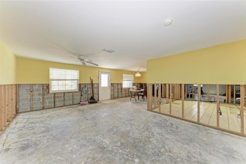 House in Holmes Beach, Florida 2 bedrooms, 139.91 sq.m. № 1716619 - photo 15