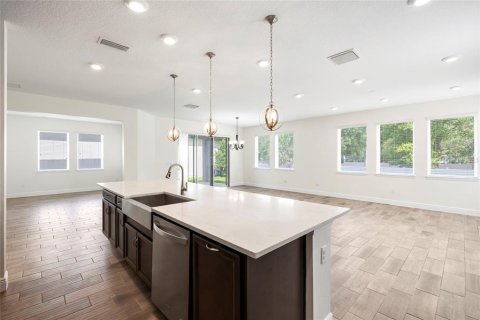 Villa ou maison à louer à Tampa, Floride: 4 chambres, 295.34 m2 № 2399166 - photo 17