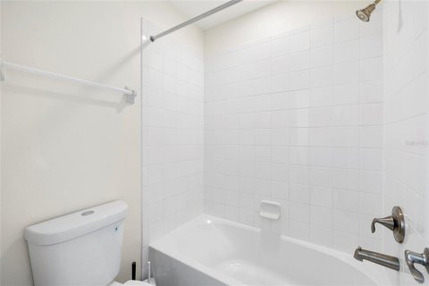 Villa ou maison à louer à Tampa, Floride: 4 chambres, 295.34 m2 № 2399166 - photo 22