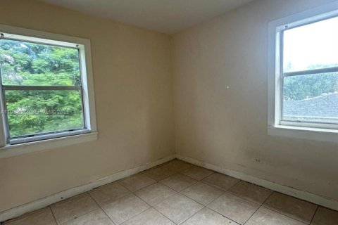 Casa en alquiler en Miami, Florida, 2 dormitorios, 148.27 m2 № 1991100 - foto 4