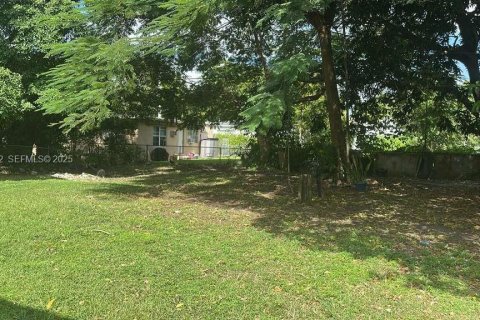 Casa en alquiler en Miami, Florida, 2 dormitorios, 148.27 m2 № 1991100 - foto 8