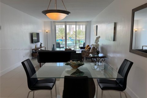 Copropriété à louer à Sunny Isles Beach, Floride: 1 chambre, 93.37 m2 № 2169121 - photo 6