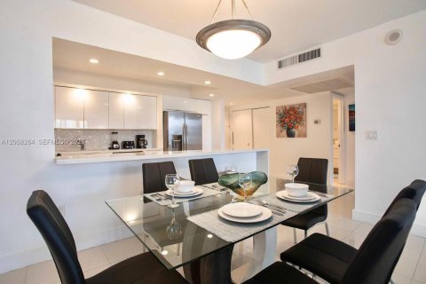 Copropriété à louer à Sunny Isles Beach, Floride: 1 chambre, 93.37 m2 № 2169121 - photo 7