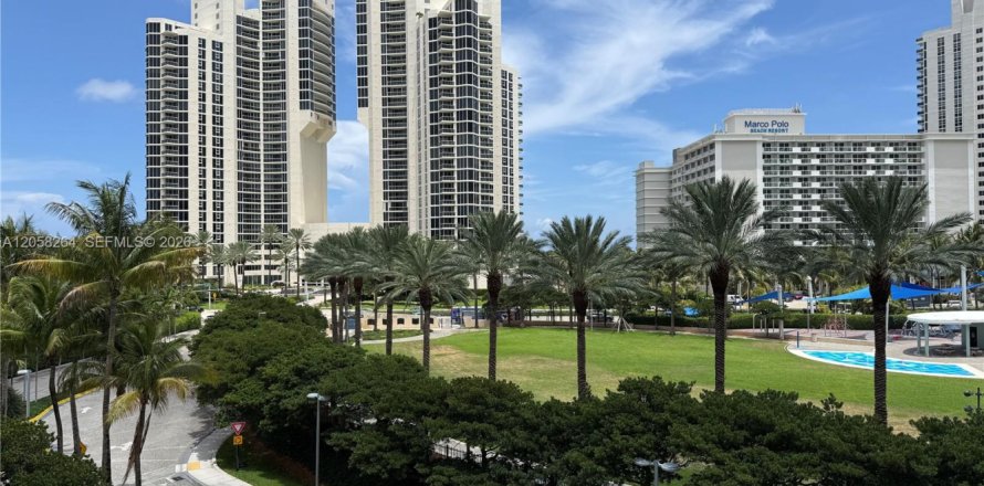 Condo à Sunny Isles Beach, Floride, 1 chambre № 2169121