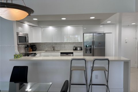 Copropriété à louer à Sunny Isles Beach, Floride: 1 chambre, 93.37 m2 № 2169121 - photo 8