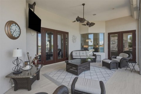 Villa ou maison à vendre à Saint Petersburg, Floride: 5 chambres, 464.51 m2 № 2422669 - photo 23