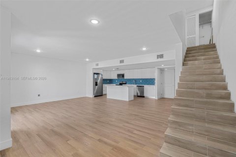 Купить коммерческую недвижимость в Майами, Флорида 1021.92м2, № 2048535 - фото 14