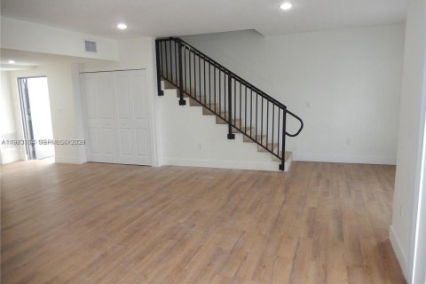 Купить коммерческую недвижимость в Майами, Флорида 1021.92м2, № 2048535 - фото 9