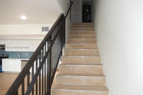 Купить коммерческую недвижимость в Майами, Флорида 1021.92м2, № 2048535 - фото 11