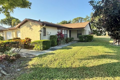 House in Bradenton, Florida 2 bedrooms, 137.59 sq.m. № 2306665