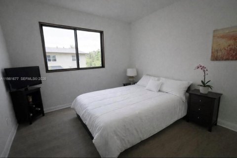 Купить виллу или дом в Локсахатчи-Гроувс, Флорида 3 спальни, 221.57м2, № 2043607 - фото 13