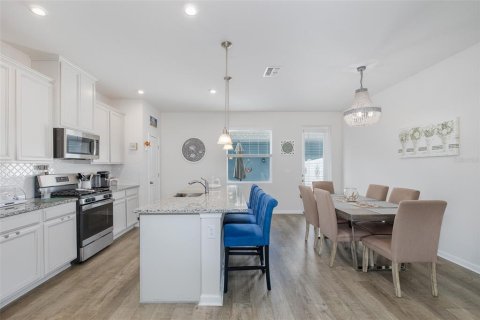 Touwnhouse à vendre à Odessa, Floride: 3 chambres, 146.97 m2 № 2117935 - photo 6