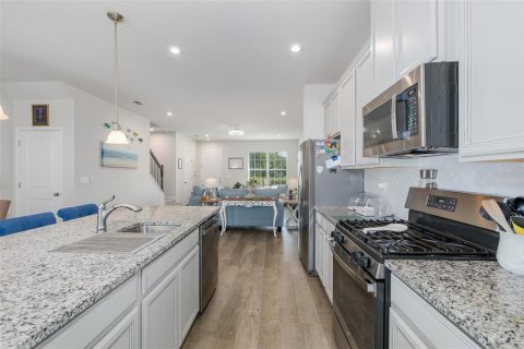 Touwnhouse à vendre à Odessa, Floride: 3 chambres, 146.97 m2 № 2117935 - photo 7