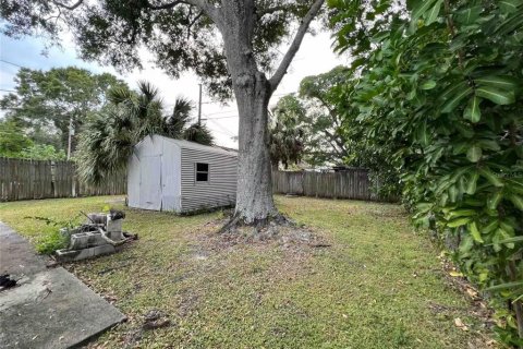 Commercial property in Pinellas Park, Florida 4 bedrooms, 115.38 sq.m. № 2377829 - photo 21