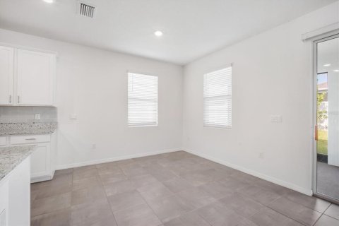 Casa en venta en Zephyrhills, Florida, 4 dormitorios, 190.08 m2 № 1831711 - foto 11