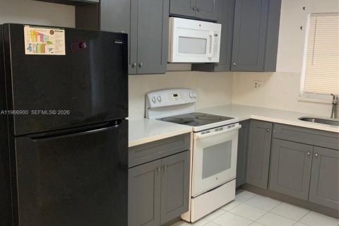 Снять в аренду таунхаус в Дейви, Флорида 3 спальни, 130.06м2, № 2029025 - фото 7