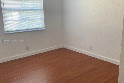 Снять в аренду таунхаус в Дейви, Флорида 3 спальни, 130.06м2, № 2029025 - фото 10