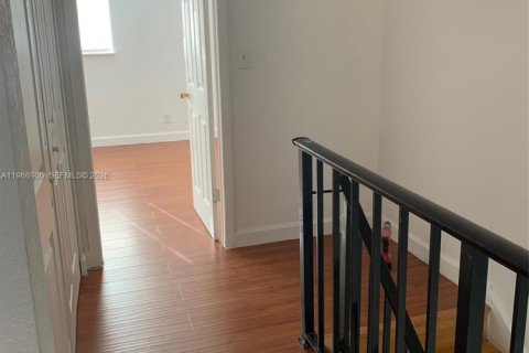 Снять в аренду таунхаус в Дейви, Флорида 3 спальни, 130.06м2, № 2029025 - фото 13