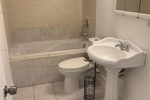 Снять в аренду таунхаус в Дейви, Флорида 3 спальни, 130.06м2, № 2029025 - фото 11