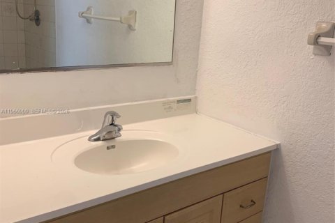 Снять в аренду таунхаус в Дейви, Флорида 3 спальни, 130.06м2, № 2029025 - фото 17