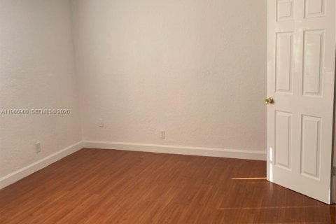 Снять в аренду таунхаус в Дейви, Флорида 3 спальни, 130.06м2, № 2029025 - фото 15