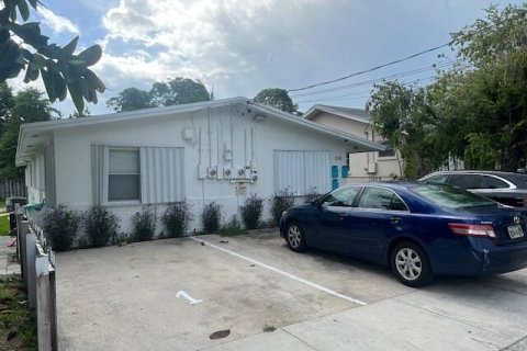 Commercial property in Dania Beach, Florida 179.77 sq.m. № 2179587 - photo 5