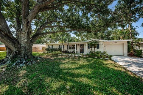 Casa en venta en Tampa, Florida, 3 dormitorios, 165.18 m2 № 1919347 - foto 1