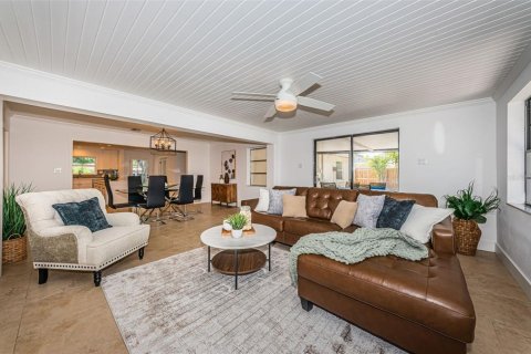 Casa en venta en Tampa, Florida, 3 dormitorios, 165.18 m2 № 1919347 - foto 16