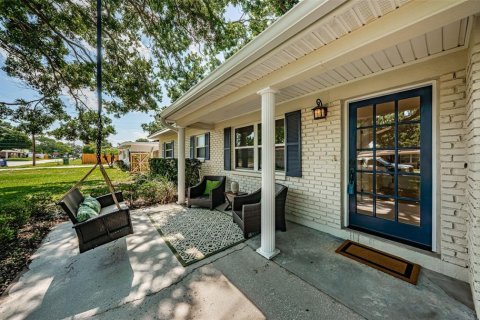 Casa en venta en Tampa, Florida, 3 dormitorios, 165.18 m2 № 1919347 - foto 2