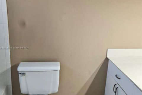 Снять в аренду кондоминиум в Майами-Бич, Флорида 2 спальни, 92.9м2, № 2085243 - фото 29