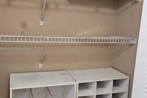 Снять в аренду кондоминиум в Майами-Бич, Флорида 2 спальни, 92.9м2, № 2085243 - фото 14