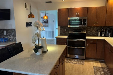 House in Tamarac, Florida 3 bedrooms, 192.59 sq.m. № 2052176 - photo 14