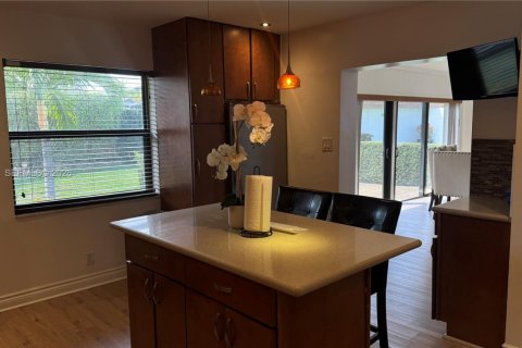 House in Tamarac, Florida 3 bedrooms, 192.59 sq.m. № 2052176 - photo 16