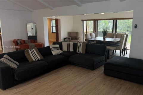 House in Tamarac, Florida 3 bedrooms, 192.59 sq.m. № 2052176 - photo 4