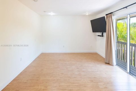 Touwnhouse à vendre à Miami, Floride: 3 chambres, 142.6 m2 № 2395274 - photo 22