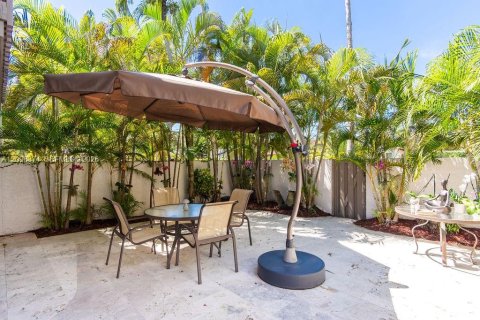 Touwnhouse à vendre à Miami, Floride: 3 chambres, 142.6 m2 № 2395274 - photo 16