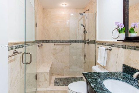 Touwnhouse à vendre à Miami, Floride: 3 chambres, 142.6 m2 № 2395274 - photo 27