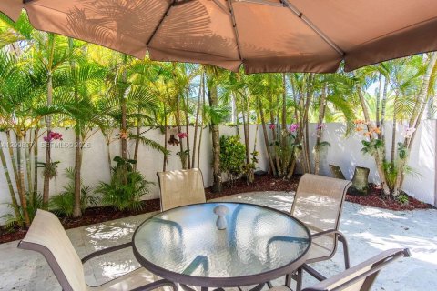 Touwnhouse à vendre à Miami, Floride: 3 chambres, 142.6 m2 № 2395274 - photo 14