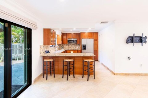 Touwnhouse à vendre à Miami, Floride: 3 chambres, 142.6 m2 № 2395274 - photo 13