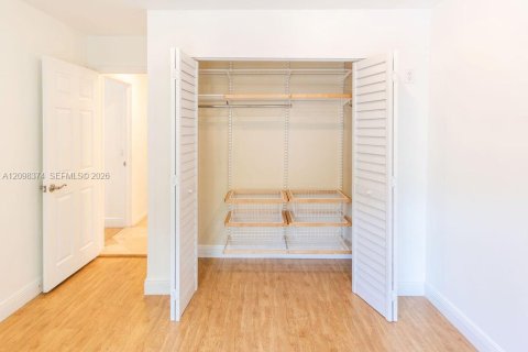Touwnhouse à vendre à Miami, Floride: 3 chambres, 142.6 m2 № 2395274 - photo 30